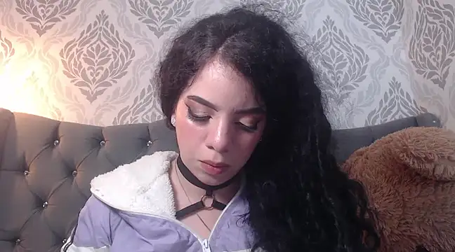 Snapshot of EmmaCowperr chatting on March 11, 2025, 3:23 pm EmmaCowperr online show from March 11, 2025, 3:23 pm