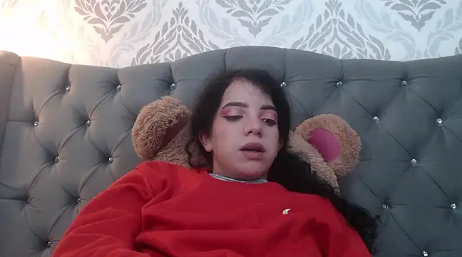 Snapshot of EmmaCowperr chatting on March 4, 2025, 7:01 pm EmmaCowperr online show from March 4, 2025, 7:01 pm