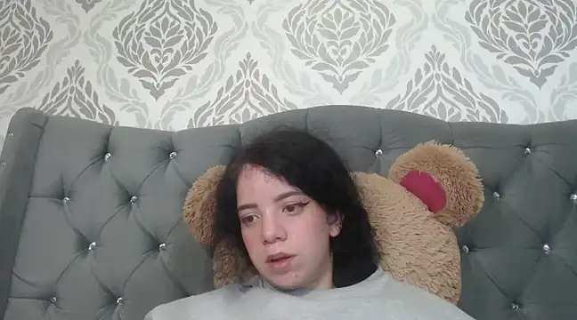 Snapshot of EmmaCowperr chatting on March 3, 2025, 4:05 pm EmmaCowperr online show from March 3, 2025, 4:05 pm