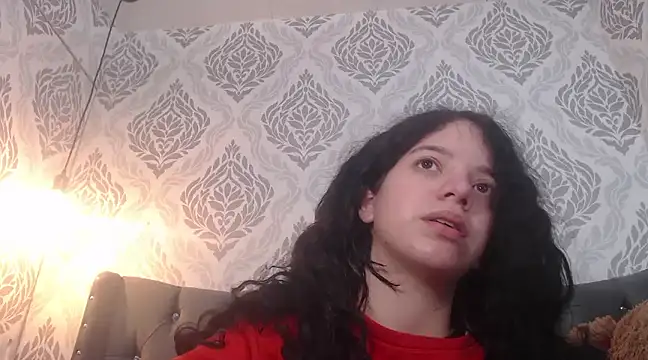 Snapshot of EmmaCowperr chatting on February 25, 2025, 1:10 pm EmmaCowperr online show from February 25, 2025, 1:10 pm