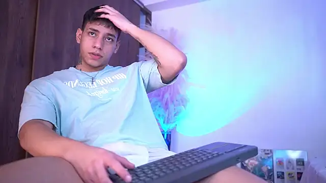 Snapshot of Josep_Davies chatting on December 21, 2025, 7:37 pm Josep Davies online show from December 21, 2025, 7:37 pm