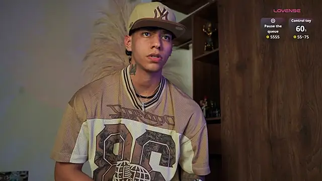 Snapshot of Josep_Davies chatting on November 8, 2025, 2:48 am Josep Davies online show from November 8, 2025, 2:48 am