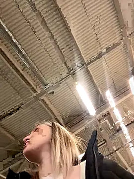 littlebitchess online show from November 28, 2025, 7:25 pm