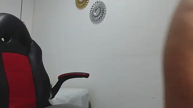yulia-wolf online show from May 23, 2026, 5:56 pm