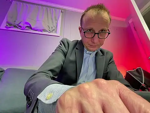 mouser21212 online show from February 26, 2025, 7:23 am