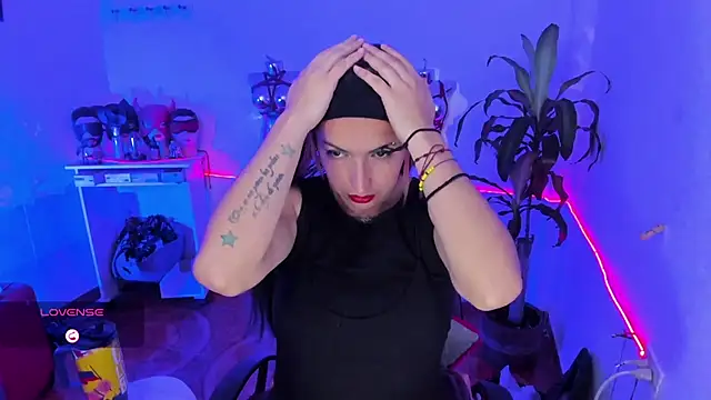LucyStrike  online show from July 17, 2026, 1:58 am