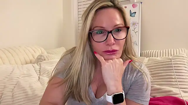 Milf Goddess online show from September 15, 2025, 2:23 am