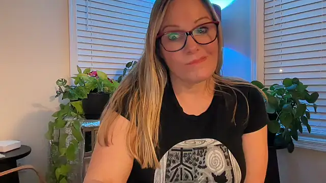 Milf Goddess online show from December 17, 2025, 8:19 am