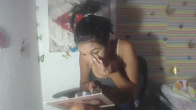 KamileLatinasexy online show from February 28, 2025, 9:23 pm