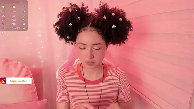 Snapshot of Alice_winter_ chatting on December 2, 2025, 6:09 pm Alice winter online show from December 2, 2025, 6:09 pm