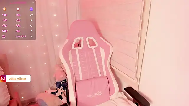 Snapshot of Alice_winter_ chatting on February 8, 2026, 6:05 pm Alice winter online show from February 8, 2026, 6:05 pm