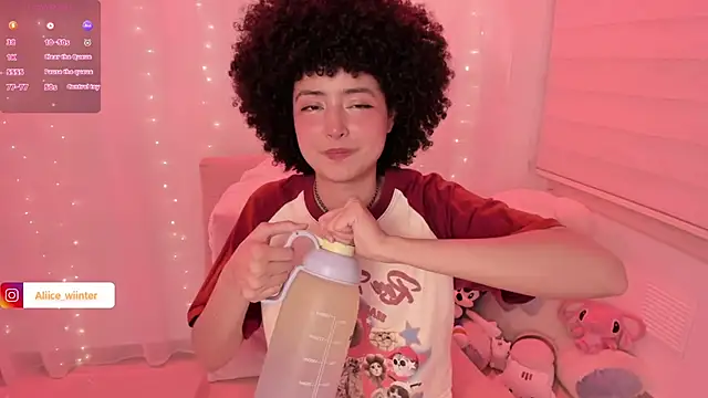 Snapshot of Alice_winter_ chatting on November 6, 2025, 7:18 pm Alice winter online show from November 6, 2025, 7:18 pm