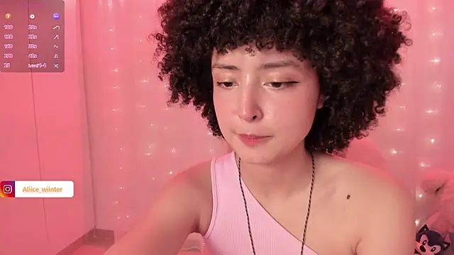 Snapshot of Alice_winter_ chatting on November 11, 2025, 6:14 pm Alice winter online show from November 11, 2025, 6:14 pm