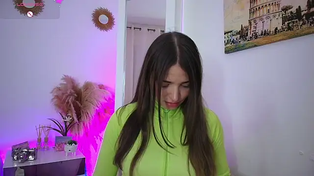 Ashleyjenner  online show from November 20, 2025, 4:24 am