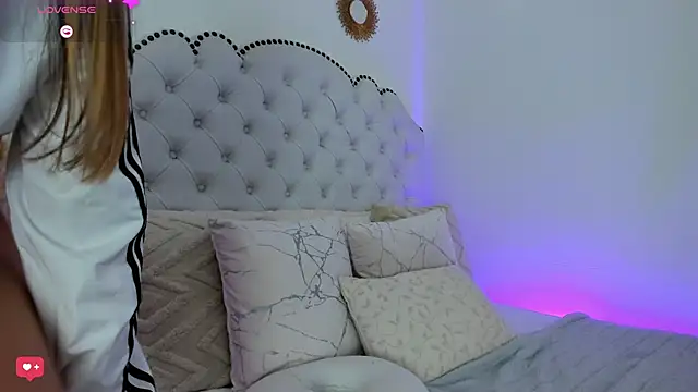 Ashleyjenner  online show from March 17, 2025, 10:29 pm