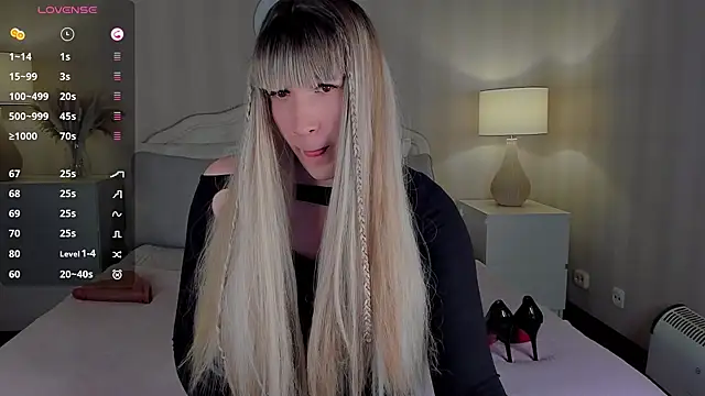 Snapshot of valeriasecret chatting on February 24, 2025, 8:17 am valeriasecret online show from February 24, 2025, 8:17 am