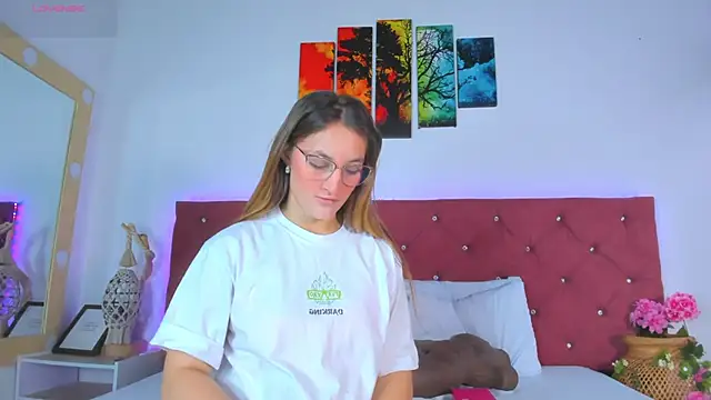 Ruth harvey  online show from September 21, 2025, 1:05 pm