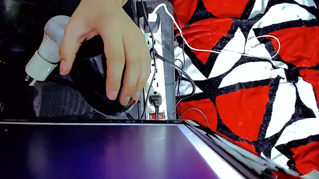 tayiro r online show from October 22, 2025, 11:14 pm