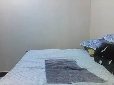 Snapshot of princess-cutie12 chatting on October 4, 2025, 7:48 pm princess-cutie12 online show from October 4, 2025, 7:48 pm