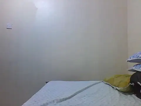 Snapshot of princess-cutie12 chatting on September 21, 2025, 7:13 am princess-cutie12 online show from September 21, 2025, 7:13 am