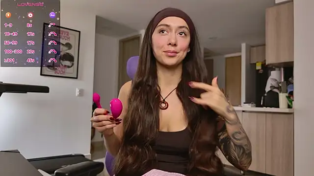 emiliasommer online show from March 15, 2026, 2:57 pm