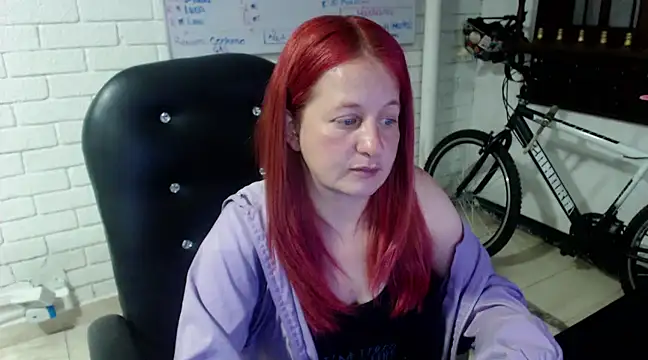Snapshot of ViioletaMora chatting on March 3, 2025, 2:22 am ViioletaMora online show from March 3, 2025, 2:22 am