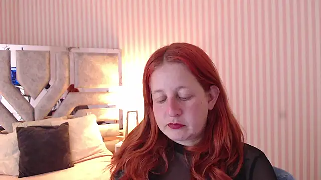 Snapshot of ViioletaMora chatting on March 11, 2025, 10:20 pm ViioletaMora online show from March 11, 2025, 10:20 pm
