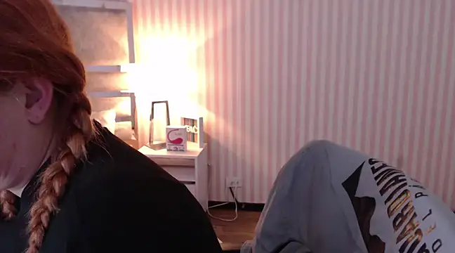 Snapshot of ViioletaMora chatting on March 21, 2025, 11:01 pm ViioletaMora online show from March 21, 2025, 11:01 pm