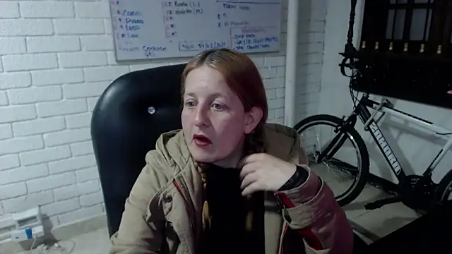 Snapshot of ViioletaMora chatting on February 26, 2025, 3:35 am ViioletaMora online show from February 26, 2025, 3:35 am