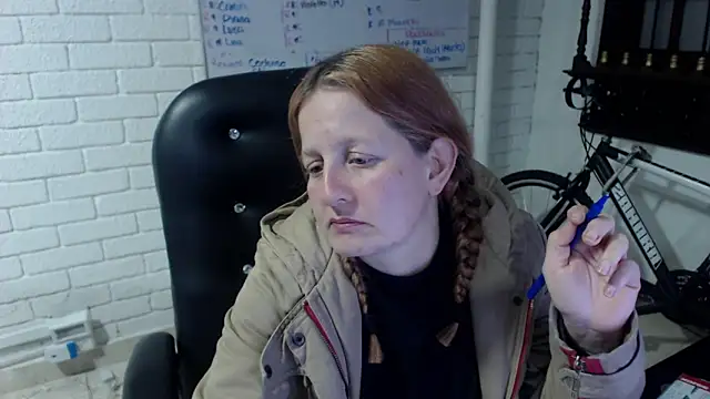 Snapshot of ViioletaMora chatting on February 26, 2025, 9:44 am ViioletaMora online show from February 26, 2025, 9:44 am