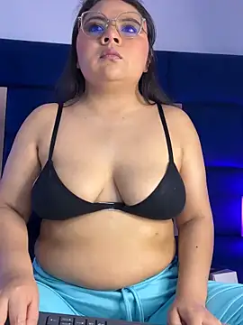 Snapshot of alice_love052 chatting on March 22, 2026, 3:32 am alice love052 online show from March 22, 2026, 3:32 am