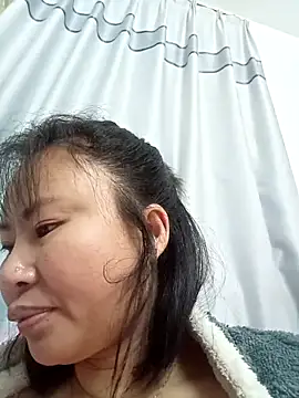 xiaoxuer online show from May 4, 2026, 3:10 am