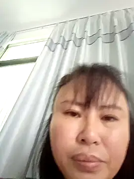 xiaoxuer online show from April 25, 2026, 3:31 am