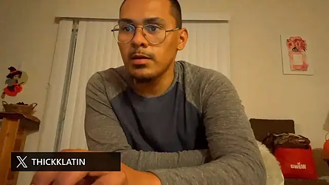 ThixxkkLatin online show from October 27, 2025, 1:50 am