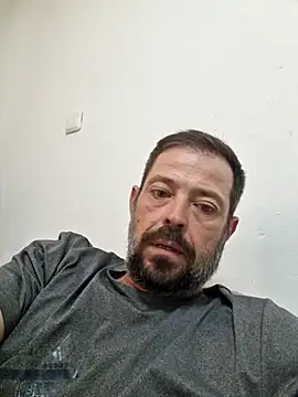 Snapshot of zefside42 chatting on October 6, 2025, 8:48 am zefside42 online show from October 6, 2025, 8:48 am