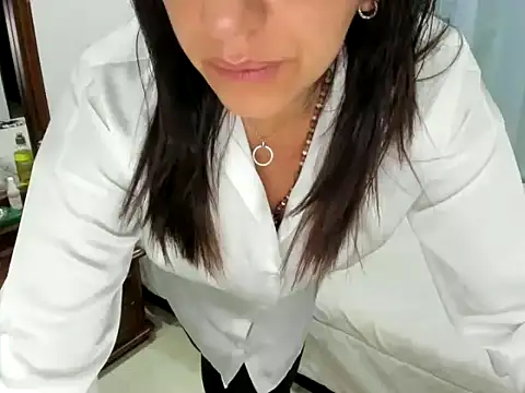 MonicaGarcia  online show from February 14, 2026, 11:10 am