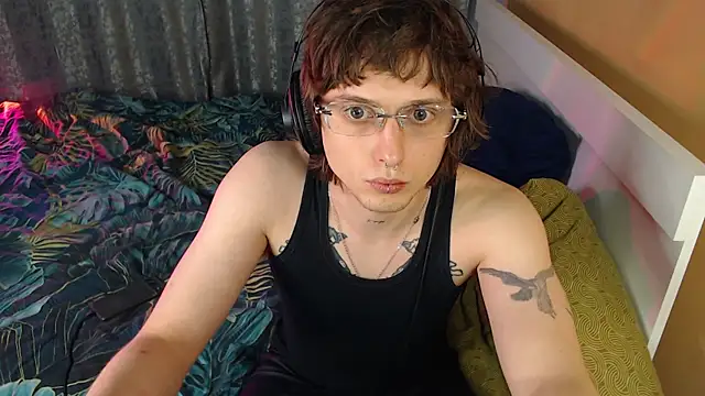 axxxturel online show from October 5, 2025, 10:33 pm