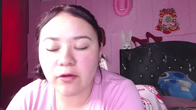 NikkiRous  online show from March 14, 2025, 6:50 pm