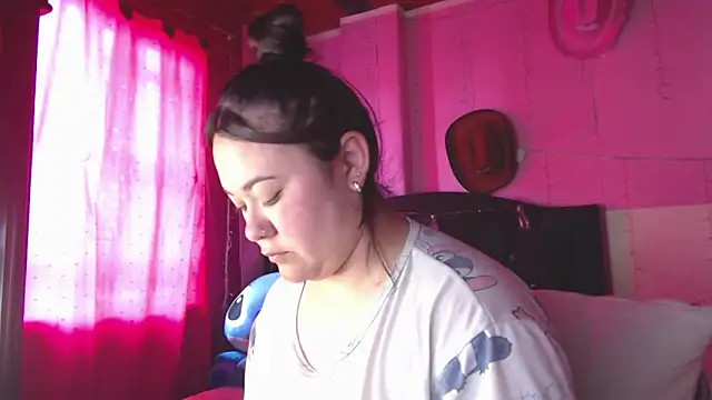 Snapshot of NikkiRous_ chatting on February 26, 2026, 7:14 pm NikkiRous online show from February 26, 2026, 7:14 pm