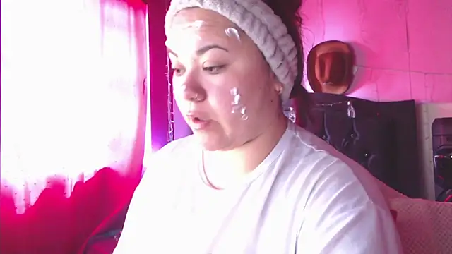 NikkiRous  online show from June 12, 2026, 1:53 pm