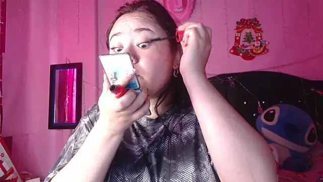 NikkiRous  online show from November 17, 2025, 2:43 pm