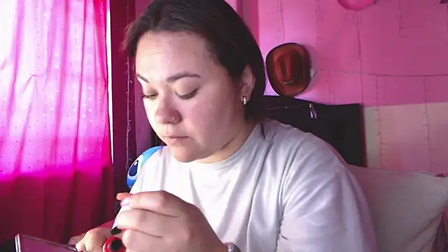 Snapshot of NikkiRous_ chatting on February 25, 2026, 2:28 pm NikkiRous online show from February 25, 2026, 2:28 pm