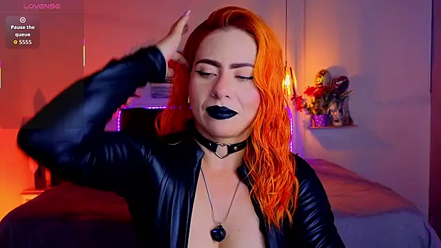 Dulce charlottee online show from October 30, 2025, 7:44 pm