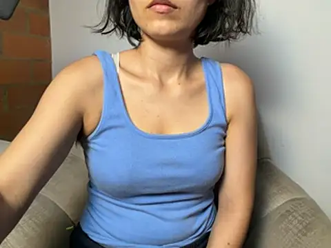 kanela3434 online show from April 17, 2026, 11:51 pm