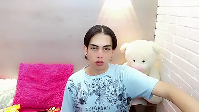 Snapshot of Daniela_Pink_ chatting on October 4, 2025, 8:10 pm Daniela Pink online show from October 4, 2025, 8:10 pm
