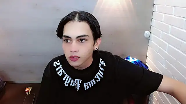 Snapshot of Daniela_Pink_ chatting on October 6, 2025, 7:47 pm Daniela Pink online show from October 6, 2025, 7:47 pm