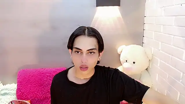 Snapshot of Daniela_Pink_ chatting on October 7, 2025, 7:59 pm Daniela Pink online show from October 7, 2025, 7:59 pm