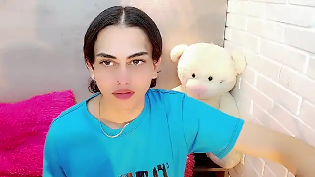 Snapshot of Daniela_Pink_ chatting on November 25, 2025, 7:36 pm Daniela Pink online show from November 25, 2025, 7:36 pm