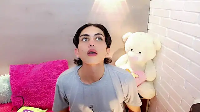 Snapshot of Daniela_Pink_ chatting on September 15, 2025, 7:47 pm Daniela Pink online show from September 15, 2025, 7:47 pm