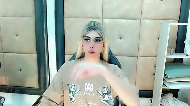 Snapshot of Daniela_Pink_ chatting on February 16, 2025, 8:55 pm Daniela Pink online show from February 16, 2025, 8:55 pm